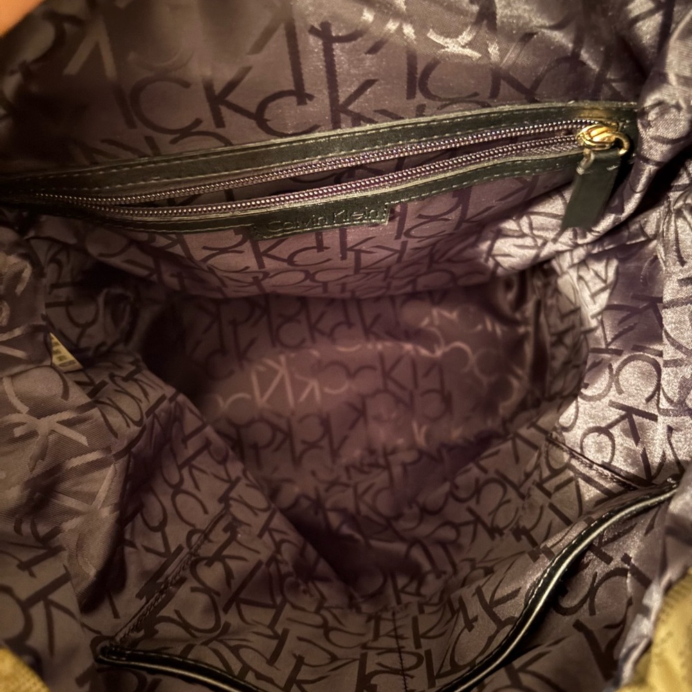 Stylish Green Backpack - Picture 4 of 4